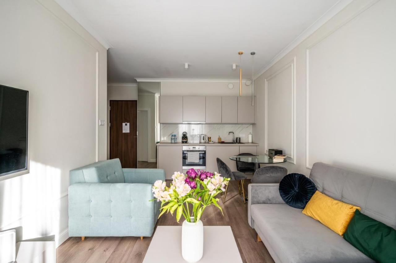 Urban Chic - Luxury - Mennica - 4 Bedrooms Apartament Warszawa