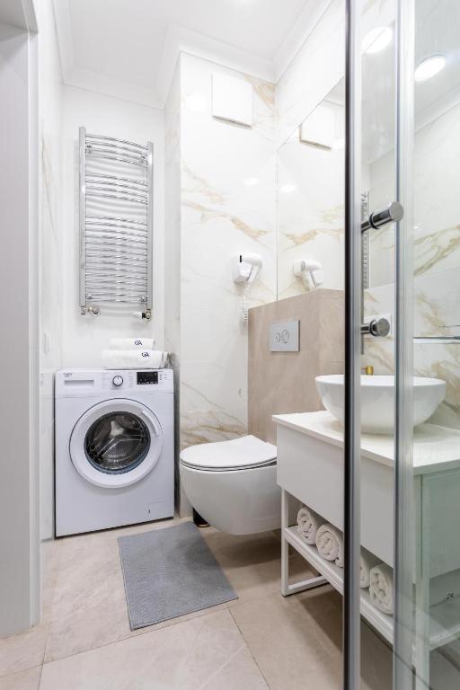 Apartament Urban Chic - Luxury - Mennica - 4 Bedrooms Warszawa