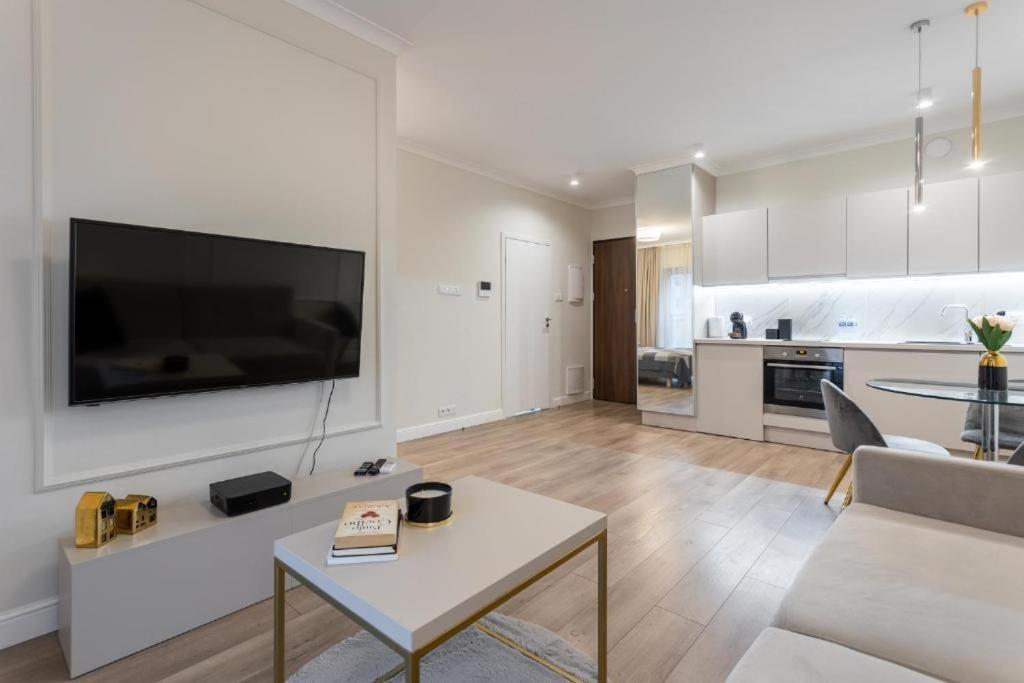 Urban Chic - Luxury - Mennica - 4 Bedrooms * Warszawa
