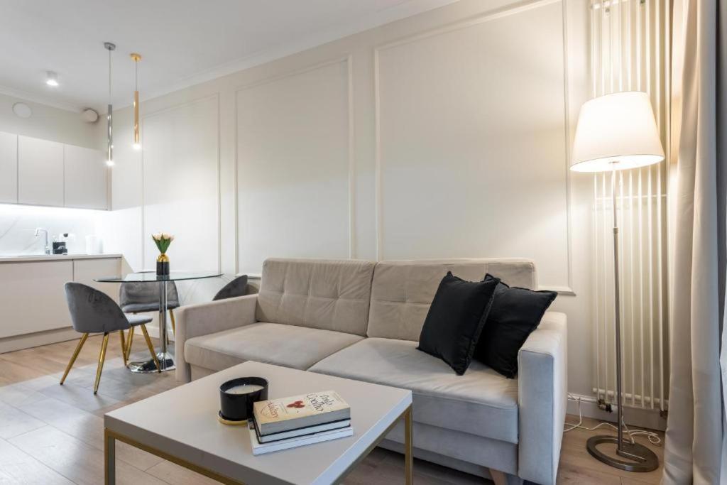 Urban Chic - Luxury - Mennica - 4 Bedrooms Apartament
